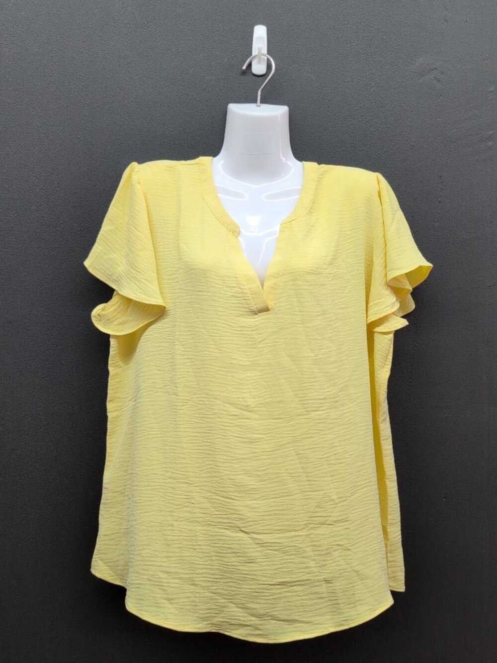 Maurices Solid Atwood Short Flutter Sleeve V Neck Women's Blouse XXL Yellow